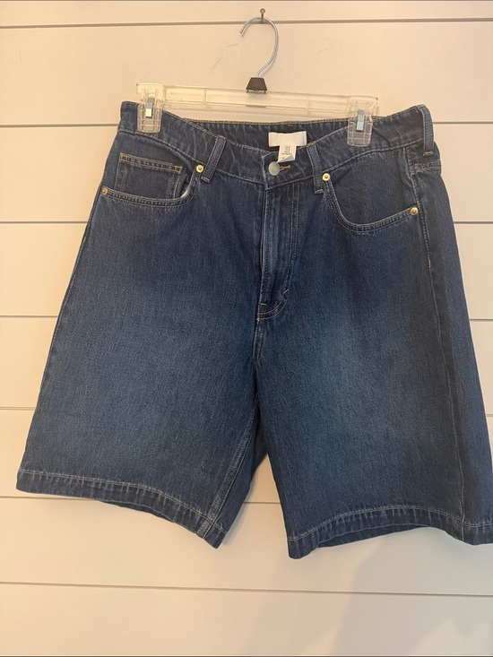 H&M Pants - Women’s  Classic Denim Bermuda shorts Shorts - Blue size 10 NWOT